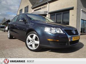 Volkswagen Passat SEDAN 1.6FSI AUTOMAAT TrendLine Trekhaak   LM-17 inch