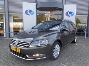 Volkswagen Passat Variant 1.6 TDI COMFORT EXECUTIVE LINE BLUEMOTION Groot Navigatie Climatronic Parkeersensoren Trekha