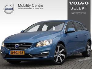 Volvo V60 D6 AWD HYBRID 7% bijtelling MOMENTUM