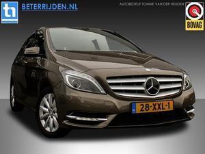 Mercedes-Benz B-klasse 180 AMBITION AUTOMAAT, BI-XENON, LEDER, FULL MAP NAVI, PDC VOOR ACHTER, CHROOM-PAKKET