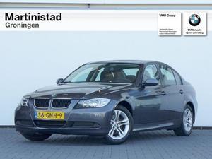 BMW 3-serie 318i Business Line - Navigatie  Parkeersensoren  Cruise Control