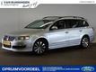 Volkswagen Passat Variant 1.6 TDI BLUEMOTION | Navi | Trekhaak | Voorruitverwarming | Zeer netjes!