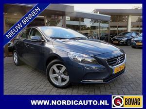 Volvo V40 1.6 D2 SUMMUM BUSINESS NAVIGATIE LEDER TREKHAAK BLUETOOTH LED 14% BIJTELLING