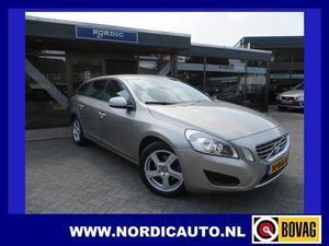 Volvo V60 1.6 T3 RTI NAVIGATIE CLIMA PARK DISTANCE