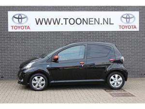 Toyota Aygo 1.0 VVT-i 5-drs Dynamic Orange Airco LM velgen