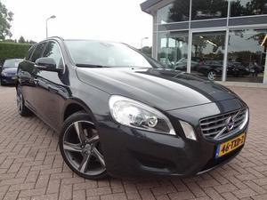 Volvo V60 2.4 D5 MOMENTUM GEARTRONIC   Navigatie   Xenon   1 2 leder