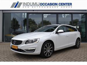 Volvo V60 2.4 D6 AWD Plug-in Hybrid Summum 7% bijtelling   INCL BTW    Navi   Schuifdak   Leder