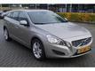 Volvo V60 T4 MOMENTUM POWERSHIFT BLIS