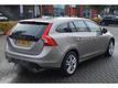 Volvo V60 T4 MOMENTUM POWERSHIFT BLIS