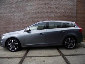 Volvo V60 2.0L T3 R-Design met Winter Line