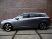 Volvo V60 2.0L T3 R-Design met Winter Line