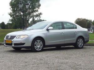 Volkswagen Passat 2.0 FSI HIGHLINE - Airco   Ecc - Leer interieur - 6 Bak !