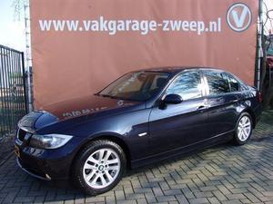 BMW 3-serie 318i 129PK BUSINESS LINE Navigatie | Monacoblau metallic