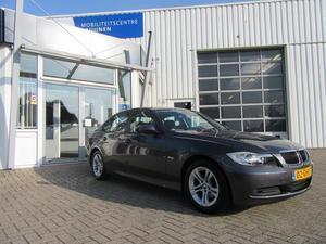 BMW 3-serie 318i BUSINESS LINE **Navigatie, Climate Control!**