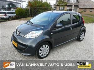 Peugeot 107 1.0 12v xs automaat airco