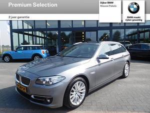 BMW 5-serie Touring 518d Luxury Line Automaat-8 Comfort stoelen Panoramadak Xenon