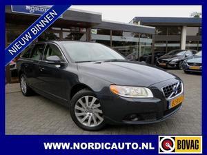 Volvo V70 1.6 T4 LIMITED EDITION POWERSHIFT XENON LEDER 46000 KM !