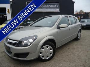 Opel Astra 1.4 ESSENTIA 5 deurs   Airco   Elek.ramen.  Cruise control   C.vergr.afstand   Radio-cd   Trekhaak