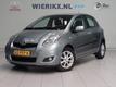 Toyota Yaris 1.3 VVT-i Aspiration 5-deurs Climate Control Navigatie USB LMV Spatlappen