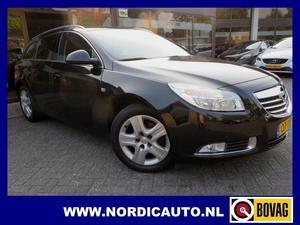 Opel Insignia SPORTS TOURER 1.4 TURBO ECOFLEX EDITION GROOT NAVIGATIE PARKEERSENSOREN VOOR EN ACHTER