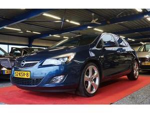 Opel Astra 1.6 Sport 19INCH NAVIGATIE SPORTSTOELEN