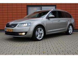 Skoda Octavia Combi 1.6 TDI GREENLINE BUSINESSLINE LEER XENON NAVI