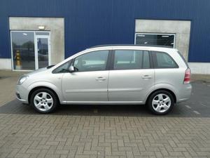 Opel Zafira 1.6 Executive Airco Ecc Navigatie 7 persoons.