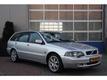 Volvo V40 2.0 Europa 17 Inch Leder Navi Dealer onderhouden!