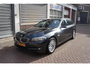 BMW 5-serie Touring 523I 3.0 EXECUTIVE * 3D NAVI * 18inch * Sportzetels *