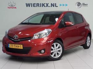 Toyota Yaris 1.3 VVT-i Executive Navigatie Panodak LM-velgen Climate Control