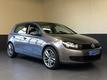 Volkswagen Golf 1.4 16v 5drs. climate control pdc 18inch