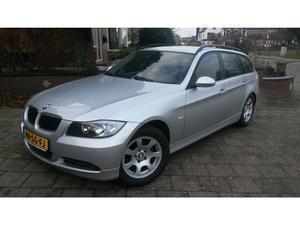 BMW 3-serie Touring 320 2.0 Executive Navi ! Rijklaarprijs met 6 maanden Bovag Garantie ! Dealer onderhouden ! L