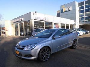 Opel Astra 1.8 16V TWINTOP COSMO
