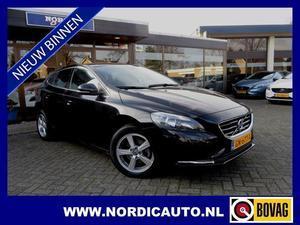 Volvo V40 2.0 D2 MOMENTUM BUSINESS NAVI BLUETOOTH LED 14% BIJTELLING