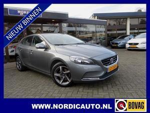 Volvo V40 2.0 D2 R-DESIGN LOOK BUSINESS NAVI LED 16 INCH R-WHEELS 14% BIJTELLING