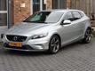 Volvo V40 1.6 D2 R-Design !!