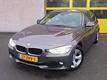 BMW 3-serie 320D 165PK EFFICIENTDYNAMICS UPGRADE EDITION BJ2013 VOL-Leder Xenon Navi Opendakje ECC LMV PDC