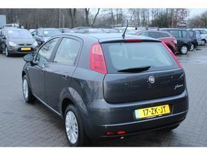 Fiat Punto 1.4 DYNAMIC !!RADIO CD SPELER  CRUISE CONTROL  AIRCO  ELEKTRISCHE RAMEN  LICHTMETALEN WIELEN!!