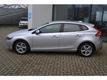 Volvo V40 1.6 D2 Momentum    Navi   Bluetooth   PDC   Cruise control