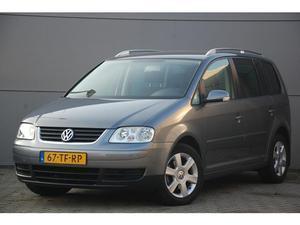 Volkswagen Touran 1.6-16V FSI BUSINESS Autm. - Navi - Clima Ecc  - Trekhaak