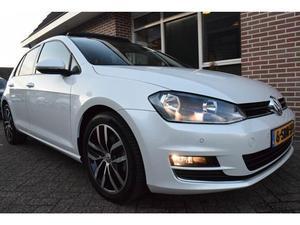 Volkswagen Golf 1.6 TDI 81kw 110pk DSG HIGHLINE Executive Ecc Pdc Keyless Leer Panoramadak Navigatie 5drs.