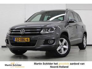 Volkswagen Tiguan 1.4 TSI 160pk SPORT&STYLE Trekhaak Panoramadak Navi  Bi-xenon Lane assist LMV