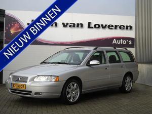 Volvo V70 2.4i Edition Sport met Leer   Navi   Xenon   Nederlandse Auto!