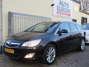 Opel Astra Sports Tourer 1.4 TURBO COSMO Zwart leer Navi