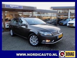 Volkswagen Passat VARIANT 1.6 TDI DSG COMFORTLINE BM AUTOMAAT NAVIGATIE CLIMATE PDC V A