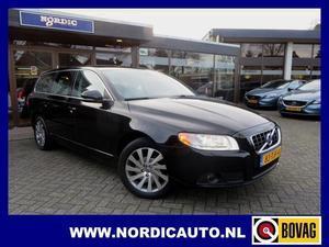 Volvo V70 1.6 T4 LIMITED EDITION NAVIGATIE LEDER XENON AFNEEMBARE TREKHAAK