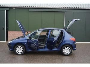 Peugeot 206 1.4 ONE-LINE 5DEURS, AIRCO, 2e EIG. DEALER Onderh. BOEKJES