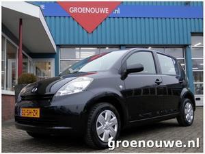 Daihatsu Sirion 2 1.0-12V   Apk tot 23-01-2018   5-Deurs   Electrische ramen   Centrale vergrendeling   Radio cd