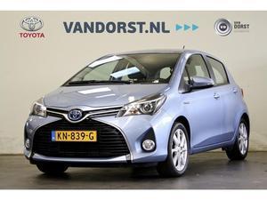 Toyota Yaris 1.5 Hybrid Dynamic | Navigatie | Climate control | Half lederen bekleding