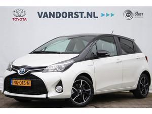 Toyota Yaris 1.5 Hybrid Dynamic Bi-Tone Special | iPod